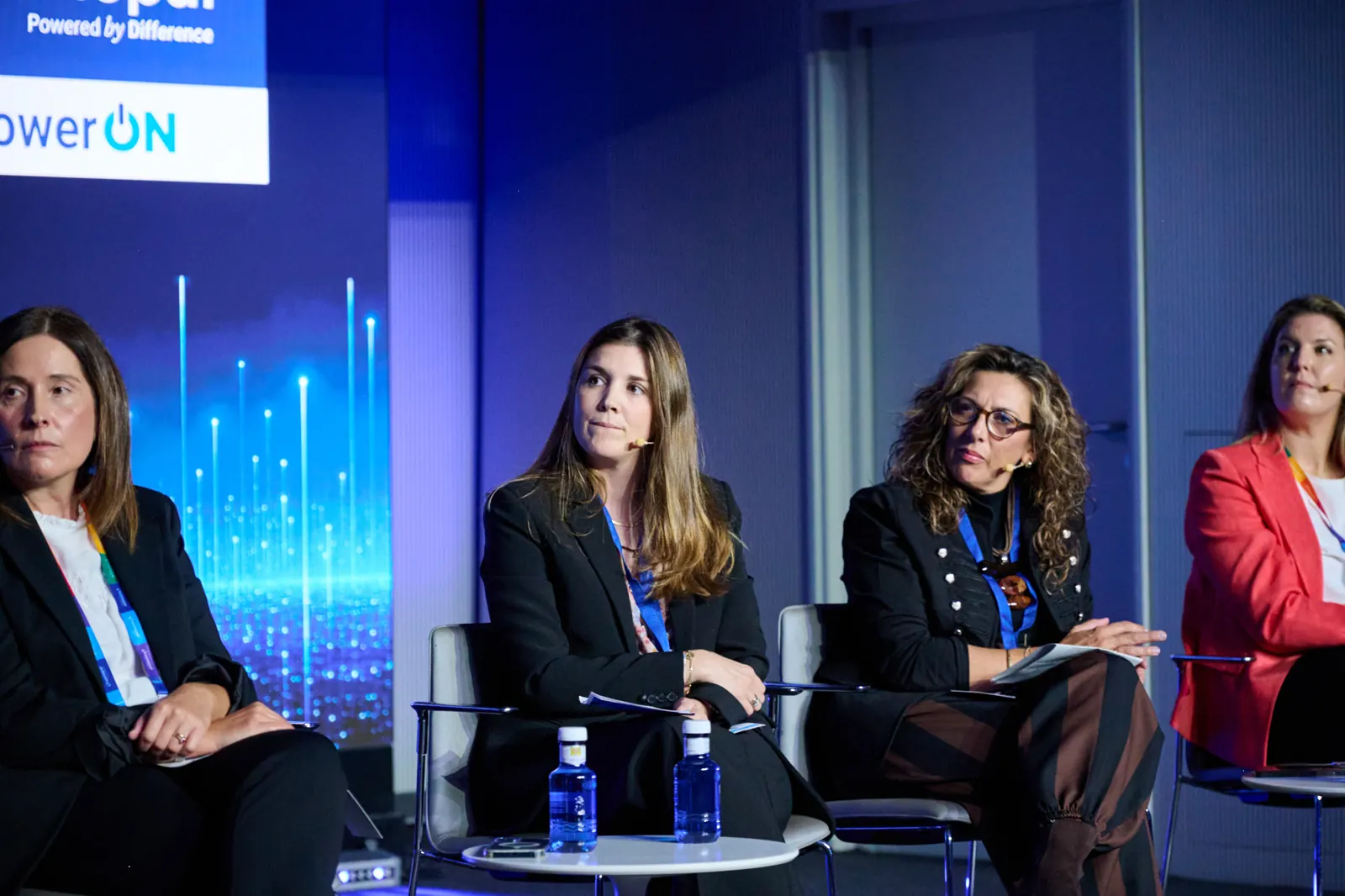 Ponentes de Sonepar, Fundación Randstad, Schneider Electric y Legrand en la mesa de PowerON