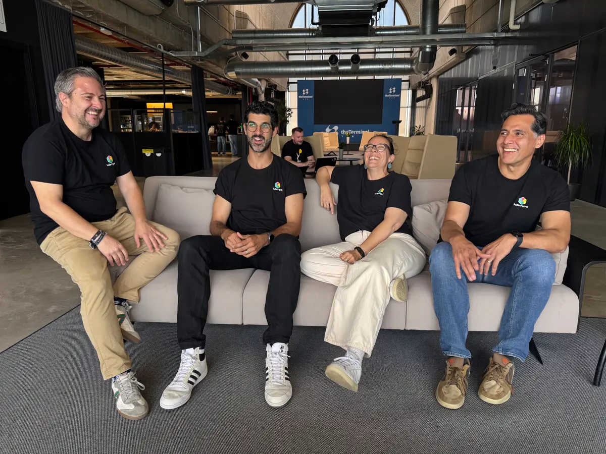 Los fundadores de Kämpe en la sede de The Terminal Hub, Valencia